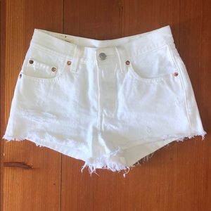 Levi white jean shorts